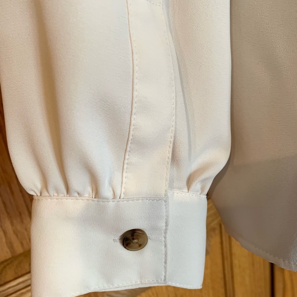 LOFT long sleeve, cream, flowy, blouse, size medium - Picture 7 of 10